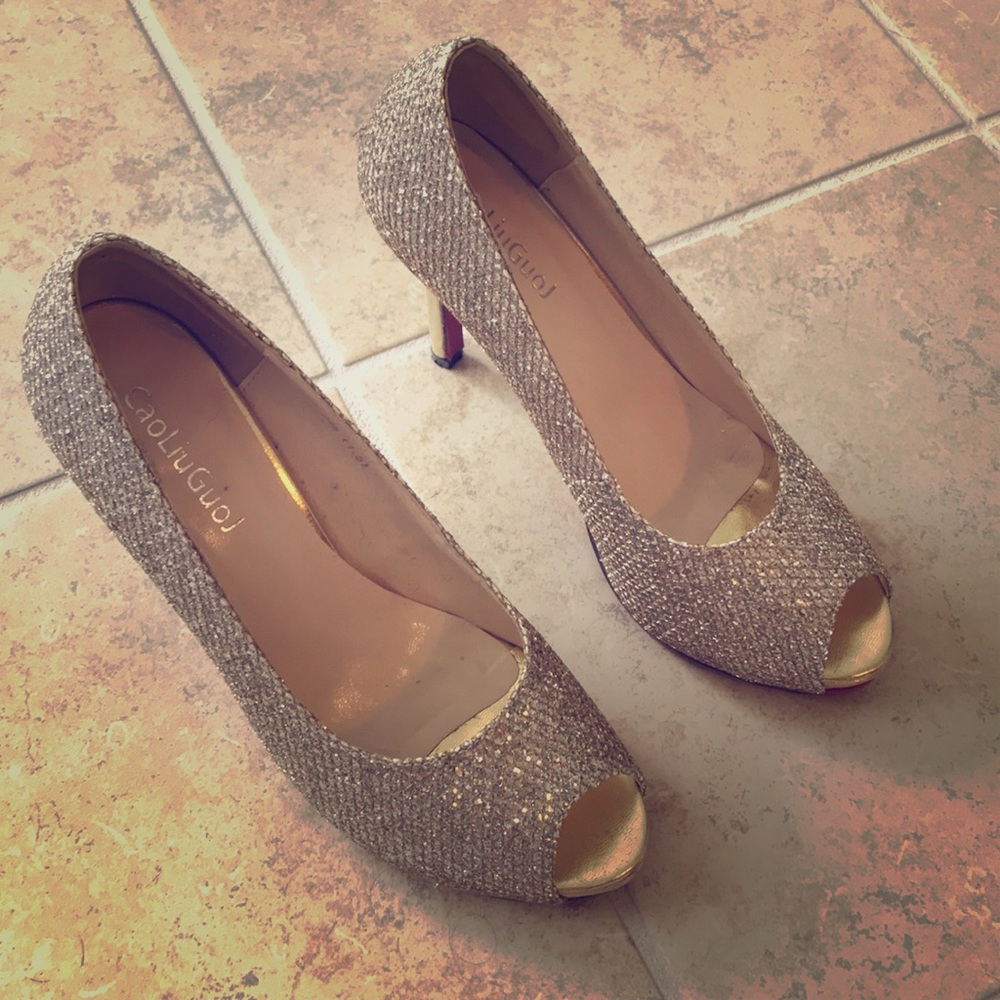 Gorgeous sparkle heels
